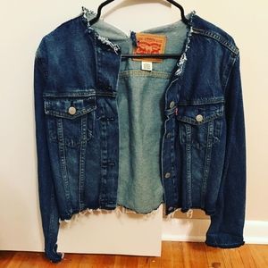 Vintage distressed Levi jean jacket. WORN TWICE.